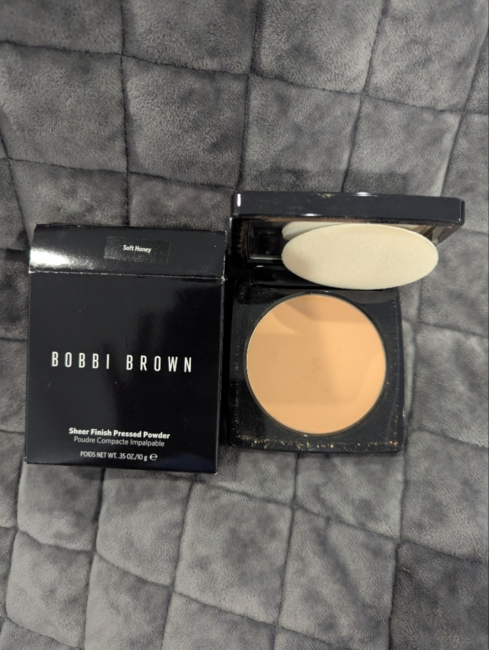 Bobbi Brown Sheer Finish Pressed Powder - Soft Honey (Beige)